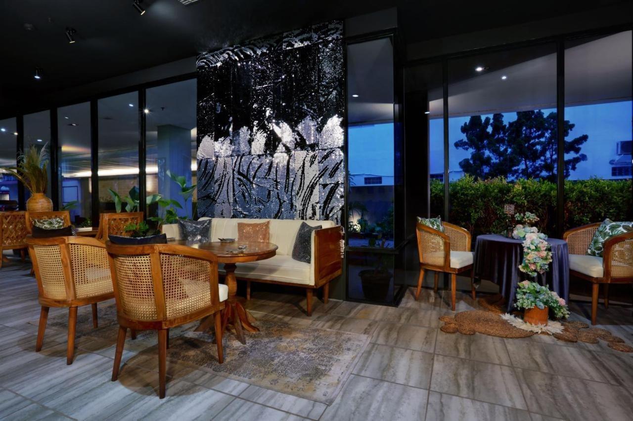 Hotel Algoritma